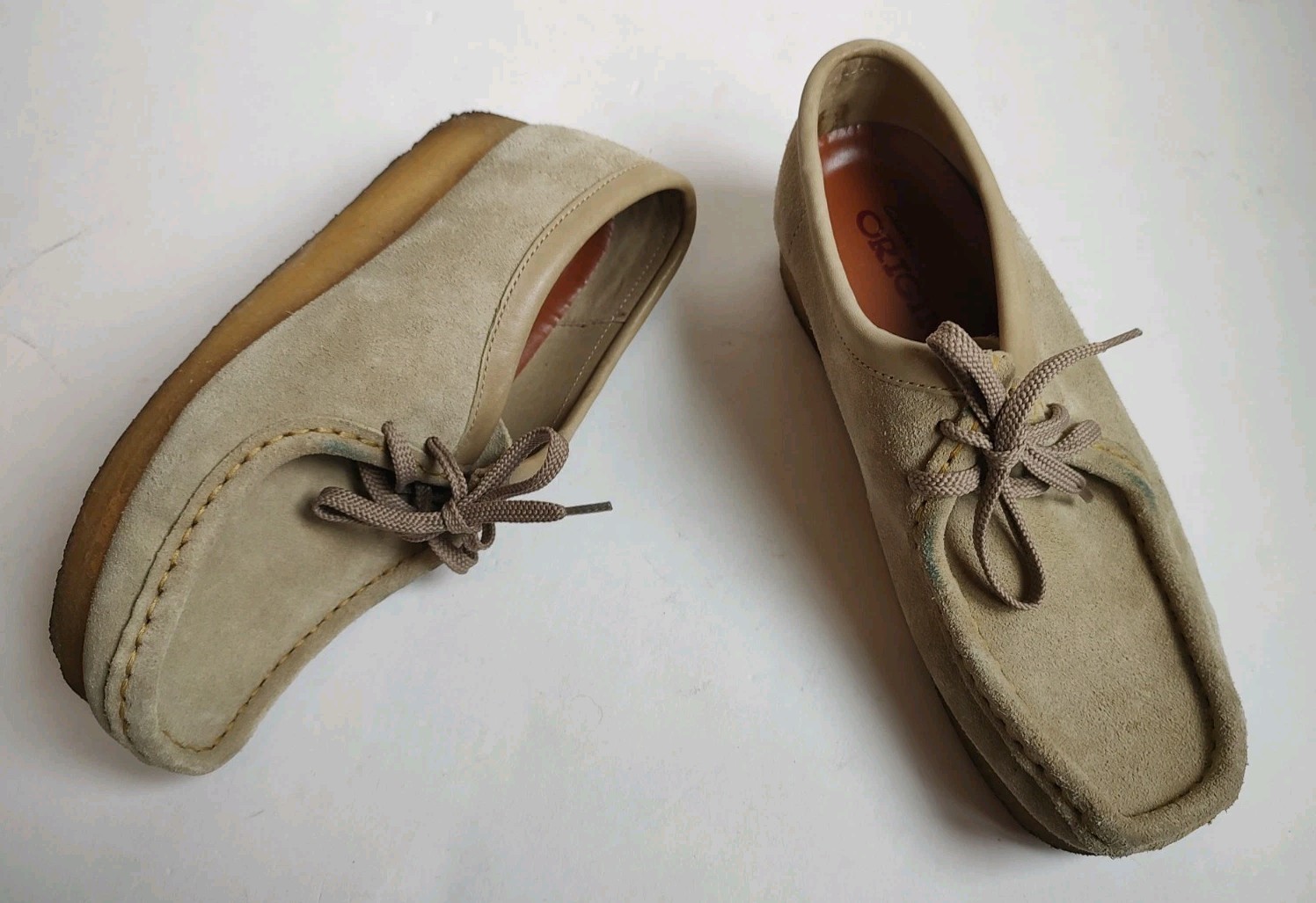 Clarks Wallabee Suede Chukka Ankle Boots Lace Up Crepe Soles Moccasins Beige 9