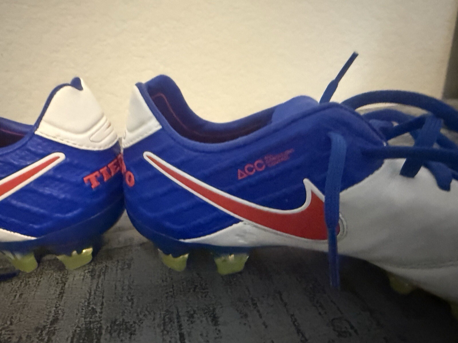 Size 8 Nike Tiempo Legend VI FG ACC Women Soccer Shoes, White/Blue 844248-164
