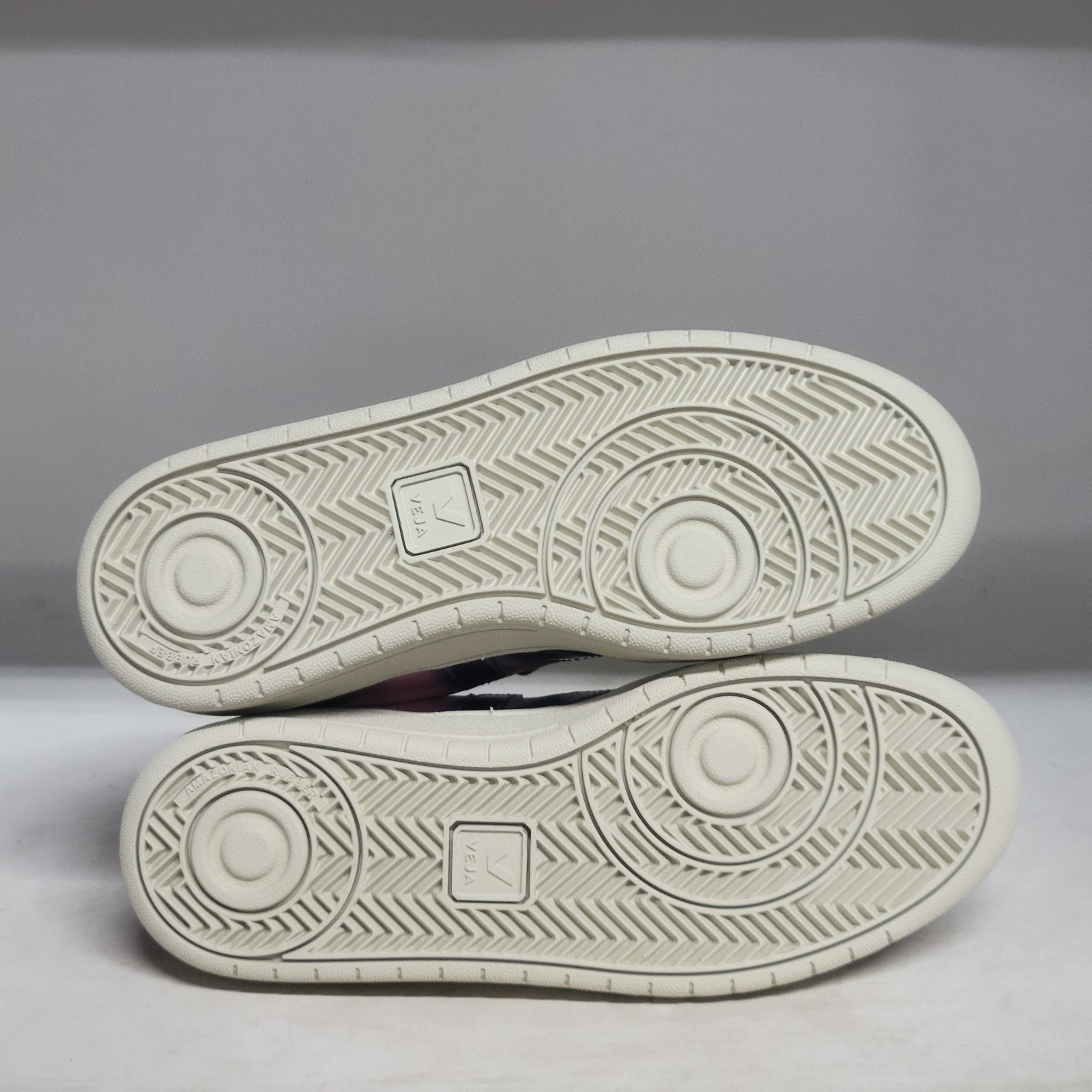 Veja x Make My Lemondade V-10 Guimauve Womens Size 9M