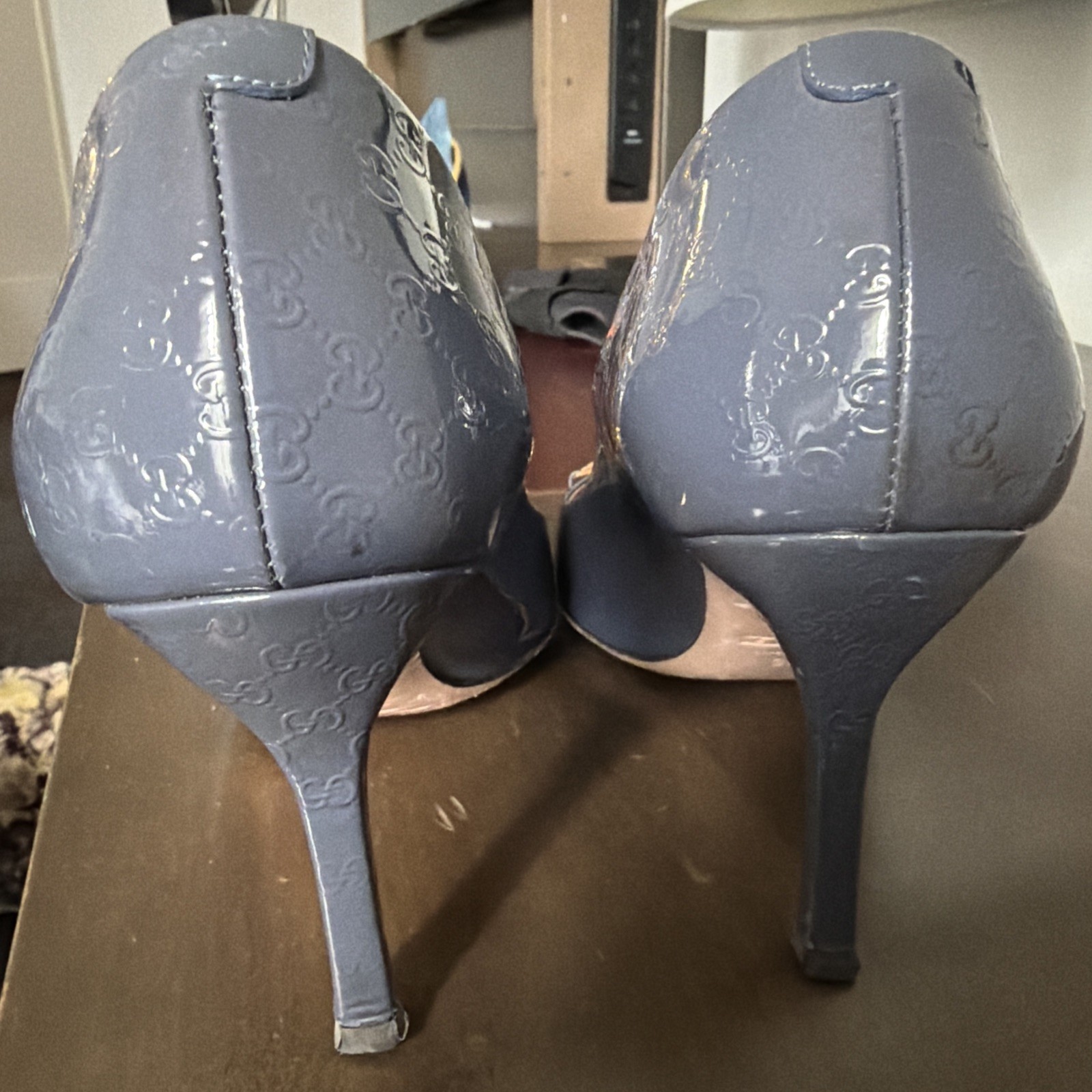 Gucci Guccissima Horsebit Patent Leather Peep-Toe Pumps Size 39 slate blue, gray
