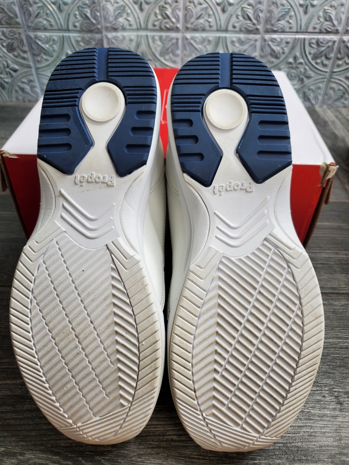Woman’s Shoes Propet Tour Walker Strap