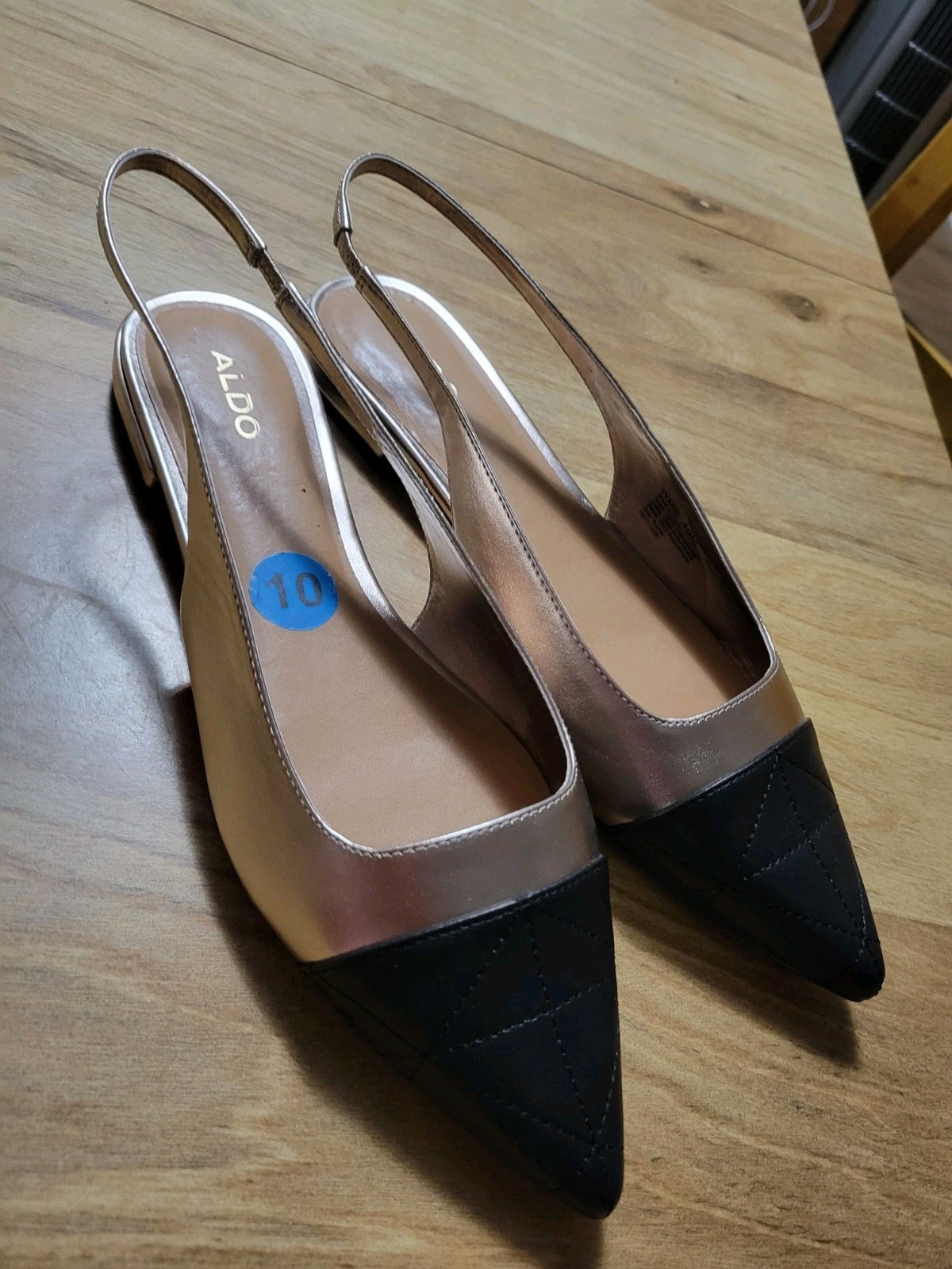 NWOB ALDO Slingback Flats. Metalic Gold Upper, Quilted Black Pointed Toe sz 10.