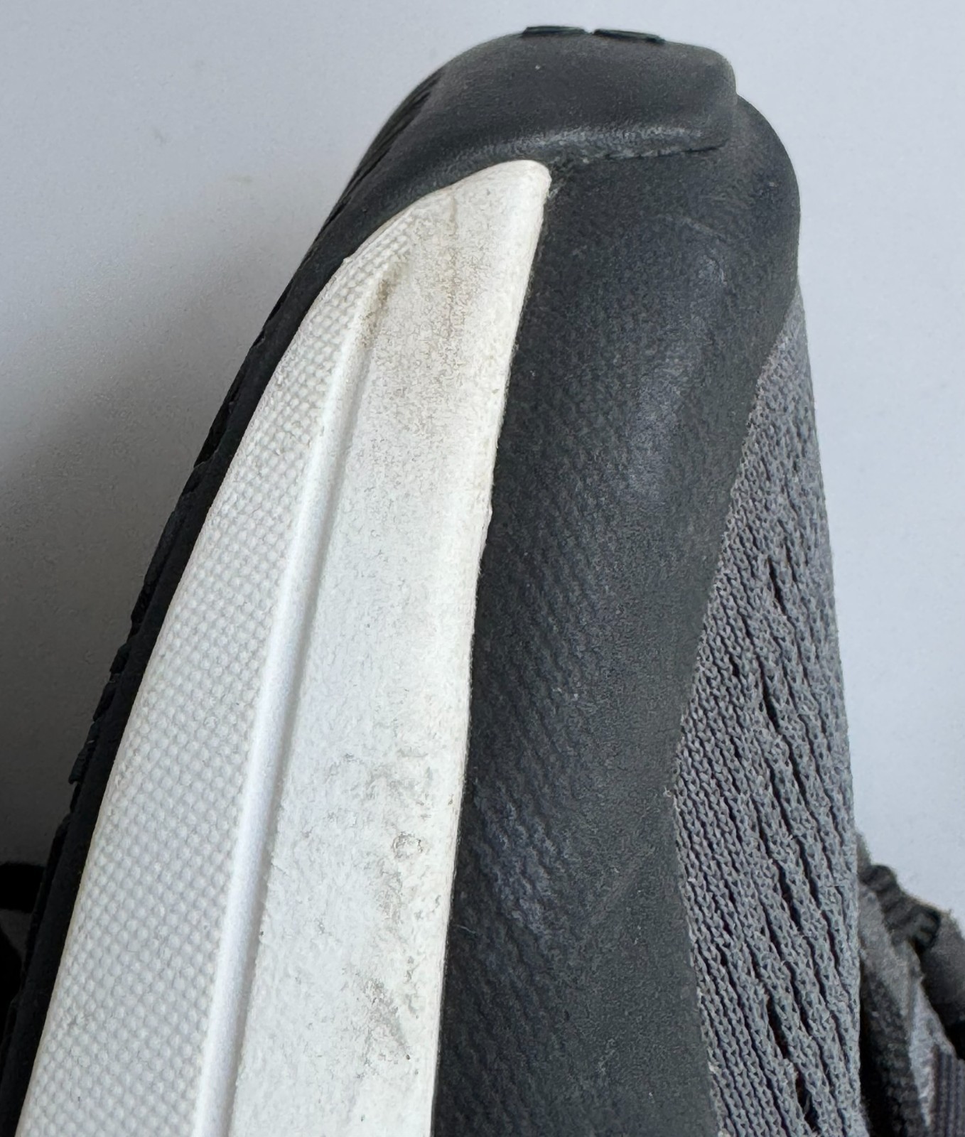 On Cloud Cloud Runner 2 Eclipse Black Running Shoes US Womens 7 Sneakers