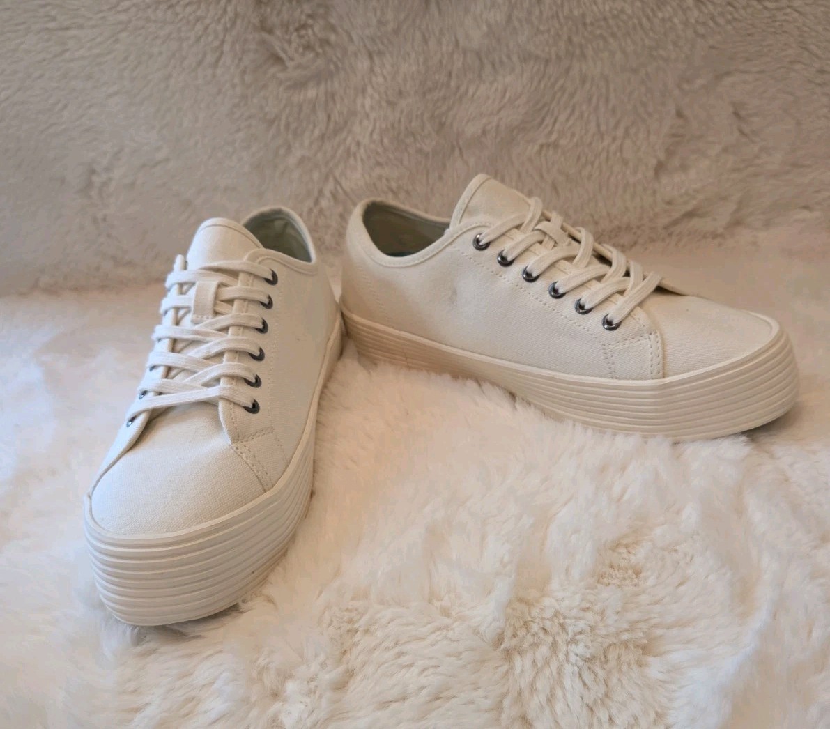NWT SeaVees Monterey Sneaker Platform in Bleach Size 9.5