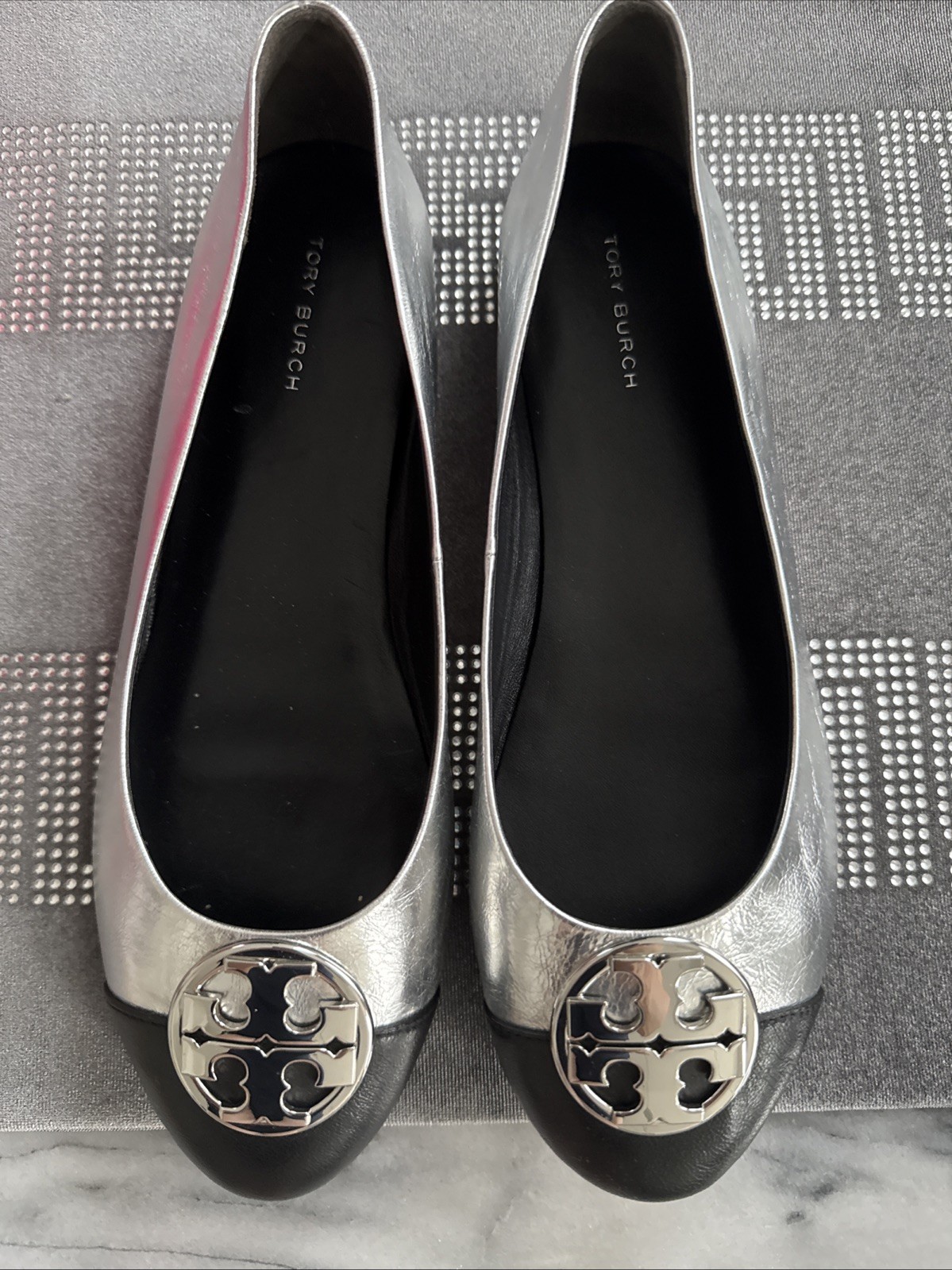 Tory Burch Silver /Black Leather Cap Toe Double T Bow Ballet Flats Sz 8 -NEW