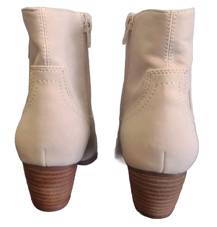 Dolce Vita Western Boots Woman’s 8.5 Ankle Beige Smooth Faux Suede Cowboy Shoes