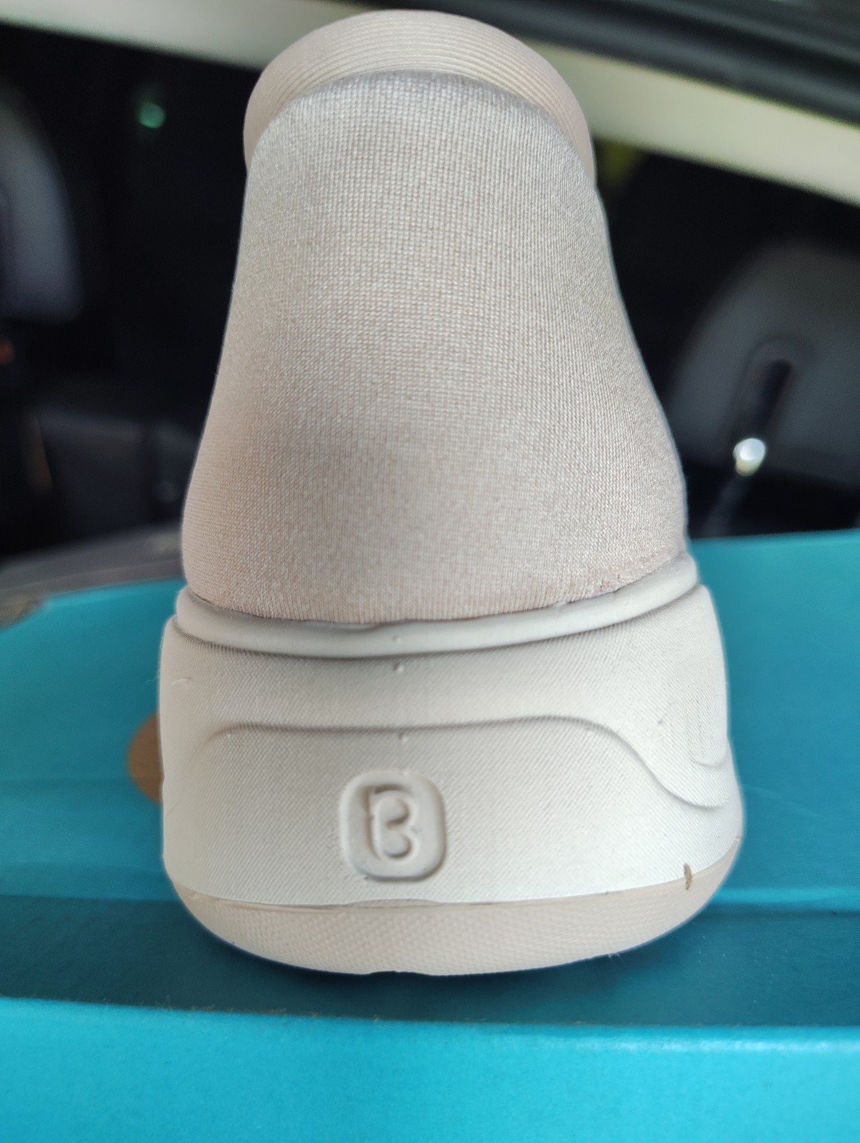 BZees Women’s Triumph Slip-On Sneaker, Beige Knit, Size 9 M, New