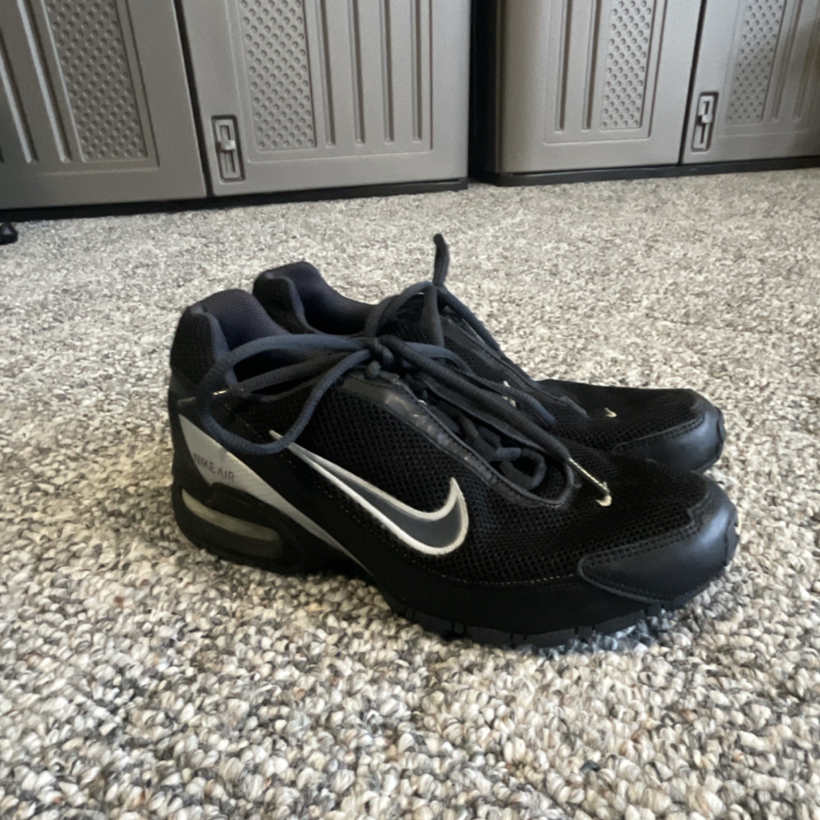 Nike Air Mesh Low Top Lace-Up Sneakers Black/Silver EU 38
