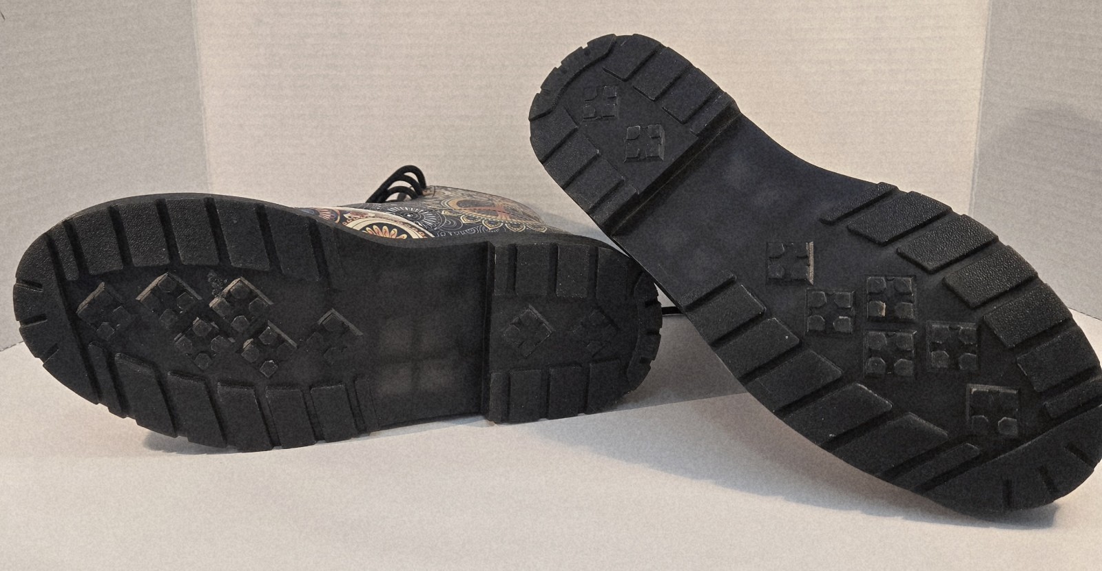 «YES WE VIBE» BOOTS Peace Sign Boho Hippie Punk Combat Goth F/8 M/6 Vegn Leather