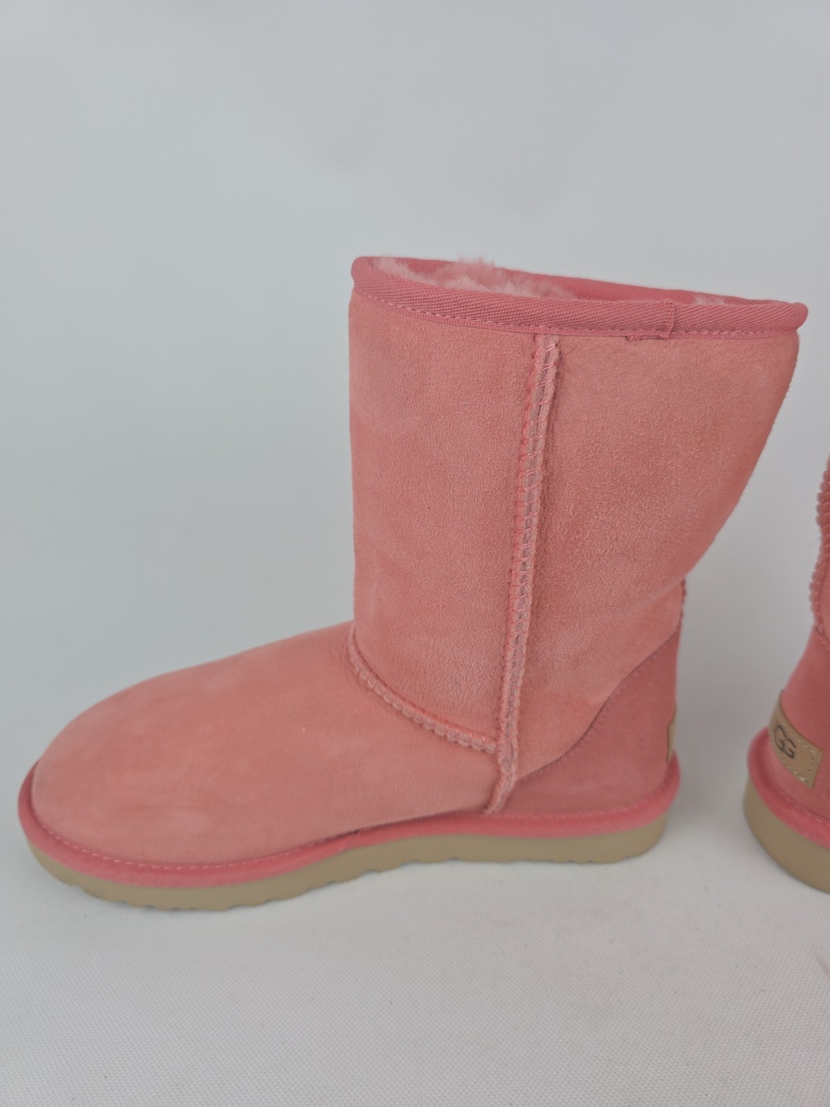 UGG Classic Short II Pink Blossom Suede Fur Boots Womens Size 8