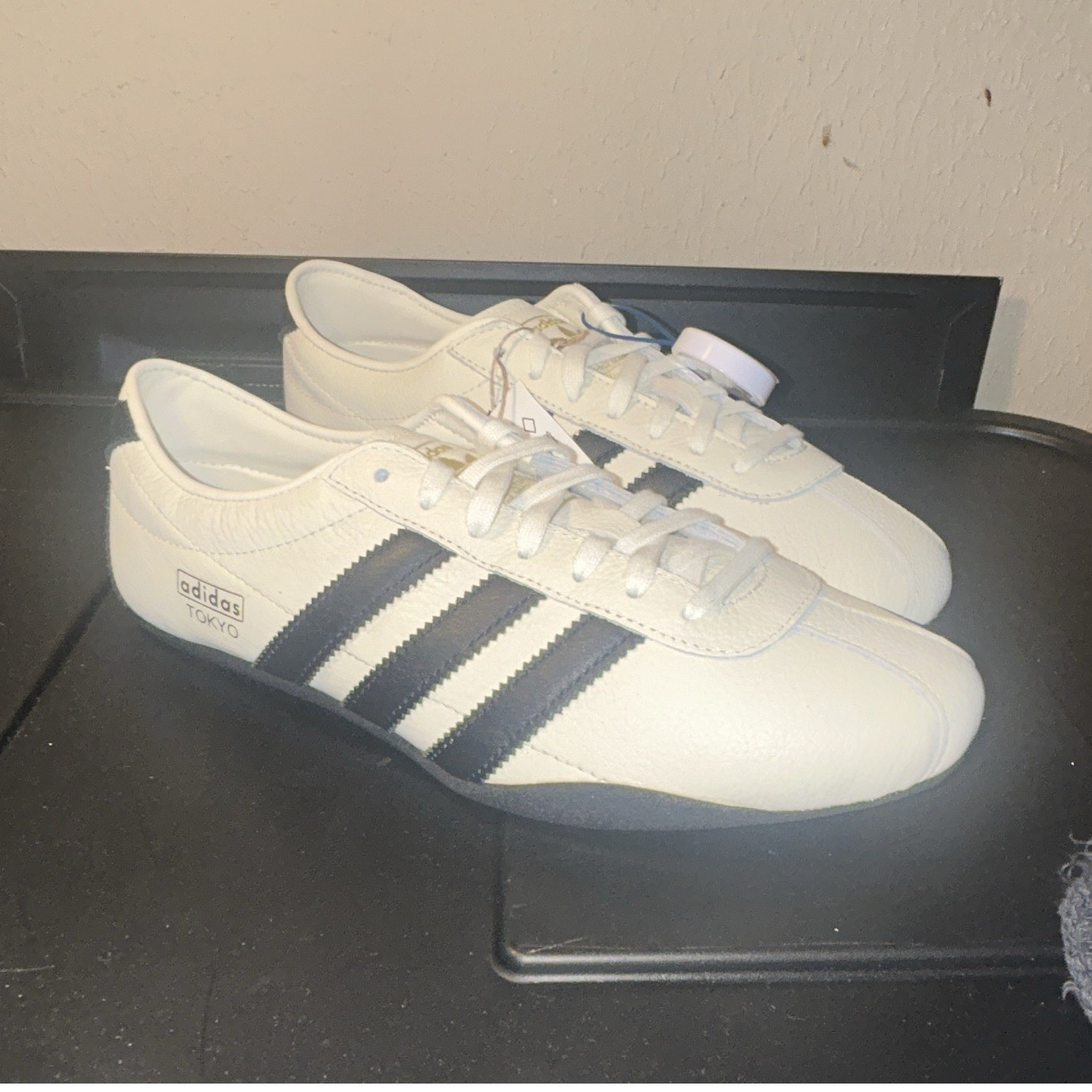 adidas Originals Tokyo Off White Black Low Top Men’s Sneaker JQ0597