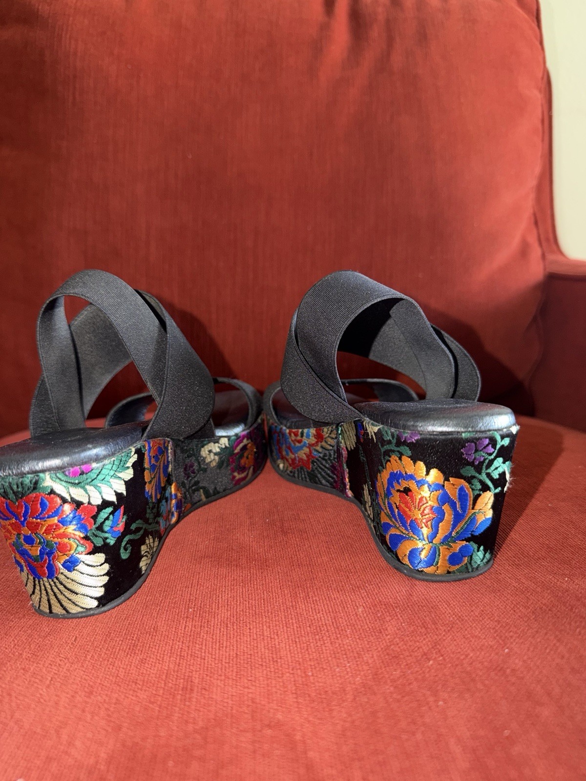 Agilis Barcelona Women’s Black Floral Embroidered Wedge EU 36/US 6