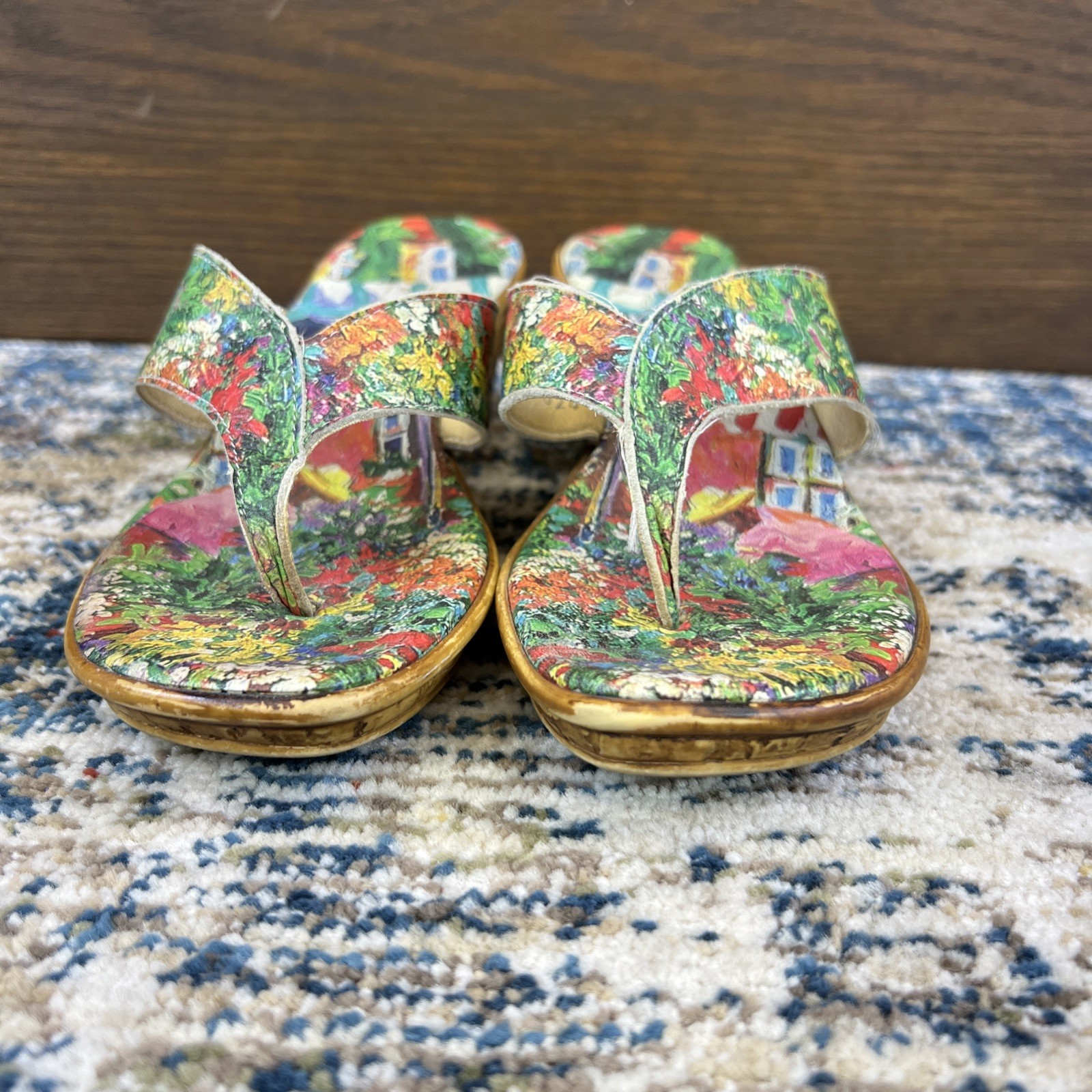 ICON Wearable Art Women Dancing Leather Wedge Sandals Womens Sz 6M