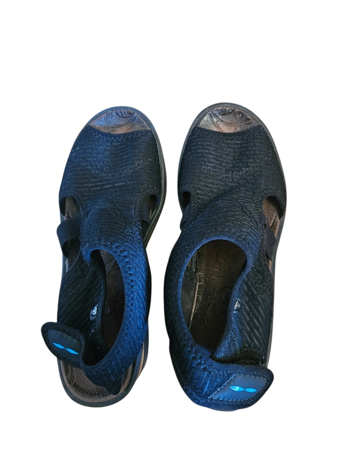 BZees Dream Womens 9M Black Comfort Walking Sandals Stretch Knit Travel Shoes