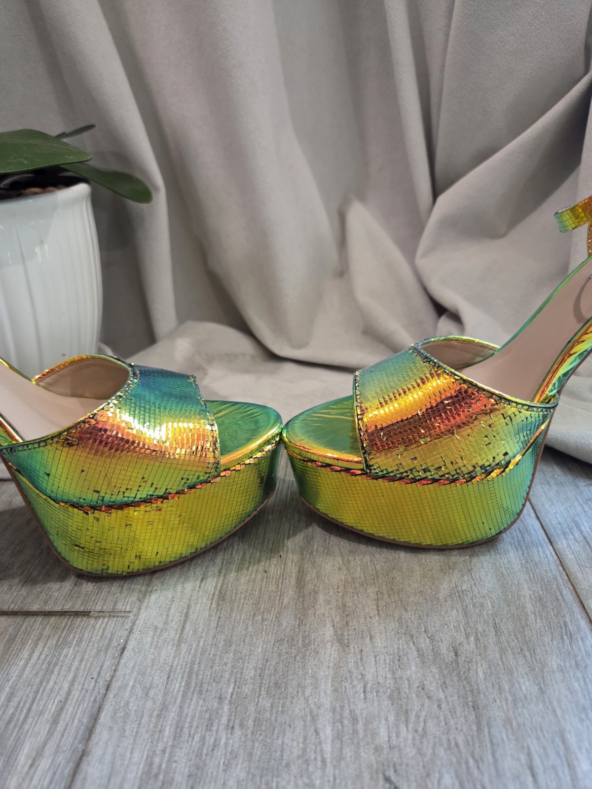 Steve Madden Multicolor Metallic Platform Open Toe Ankle Strap Buckle 8M