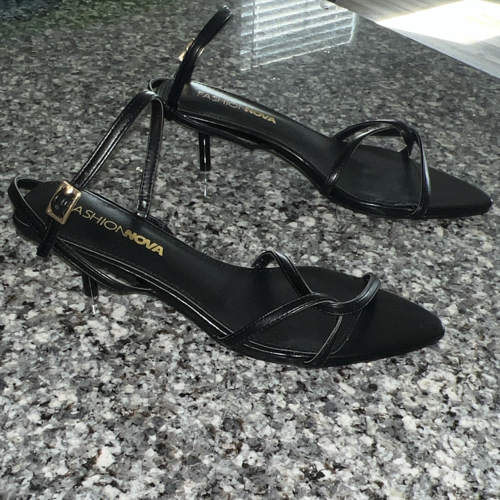 Fashion Nova Women’s Black Leather Strappy Pointed Toe Stiletto Heel 6 Buckle