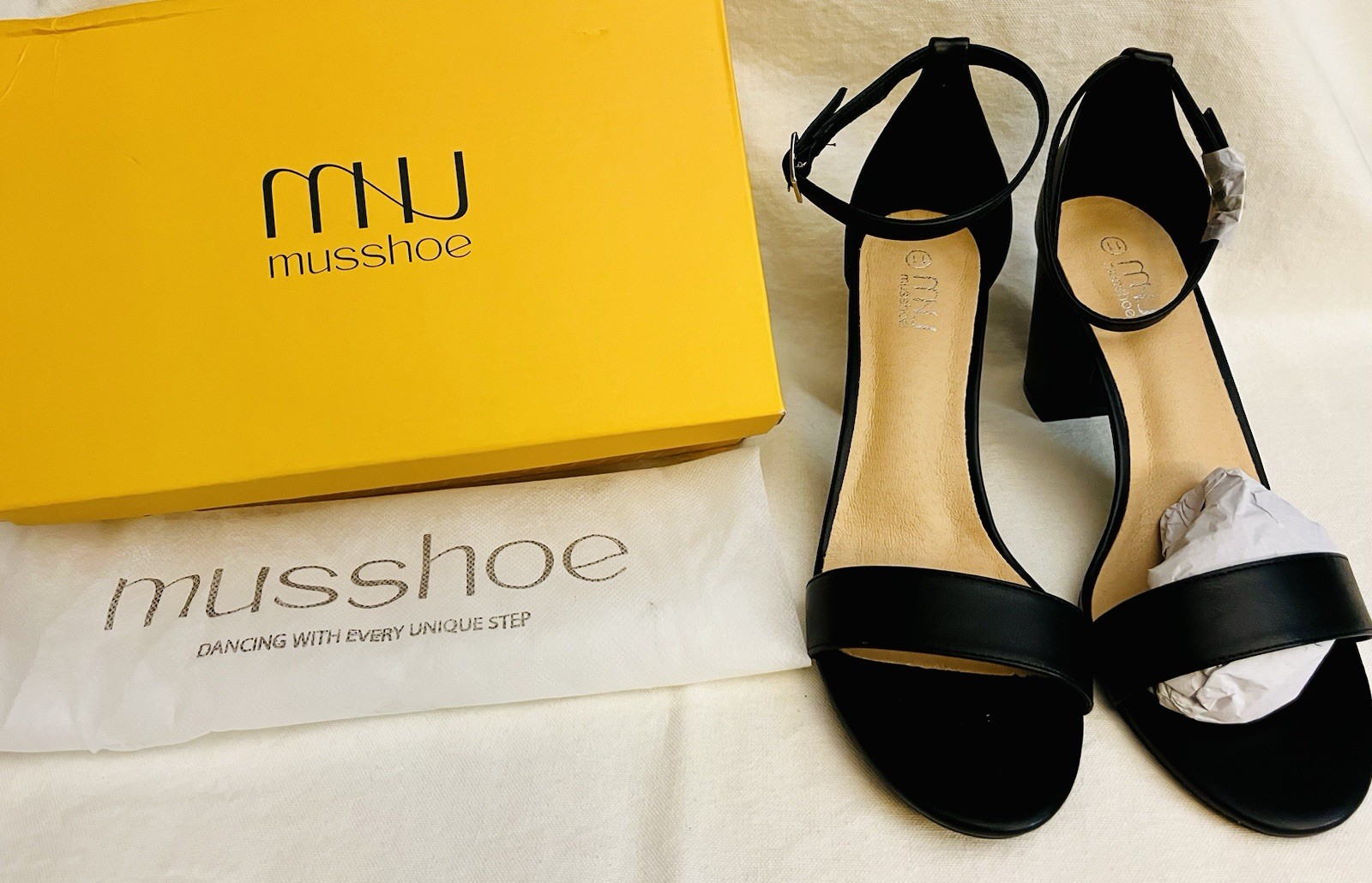NIB New In Box Sz 11 Strappy Black Block Heels Shoes 3.25” Sandals Dressy