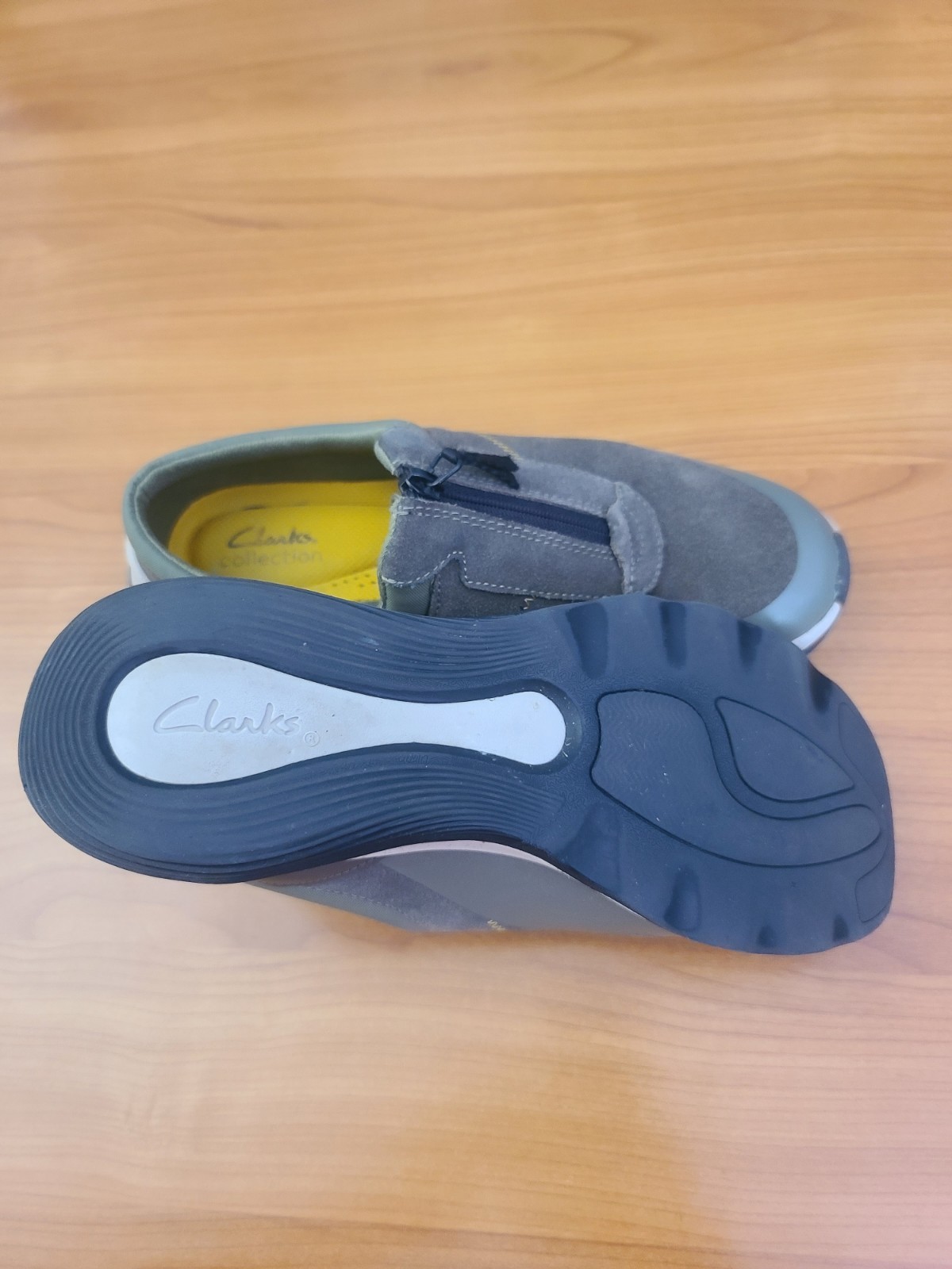Clarks Women’s Jaunt Way Suede Clogs Size 8W Grey Slip-On Comfort Shoes