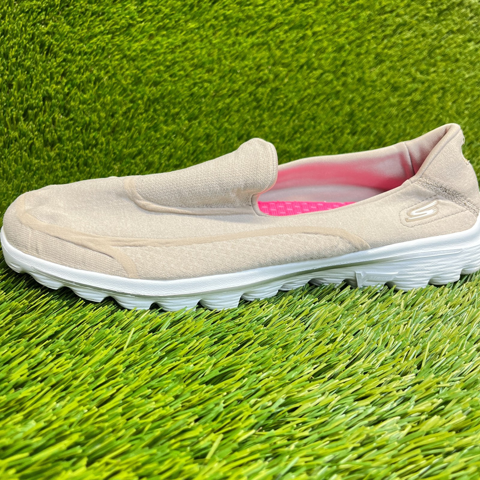 Skechers Go Walk 2 Super Sock Womens Size 11 Taupe White Athletic Shoes Sneakers