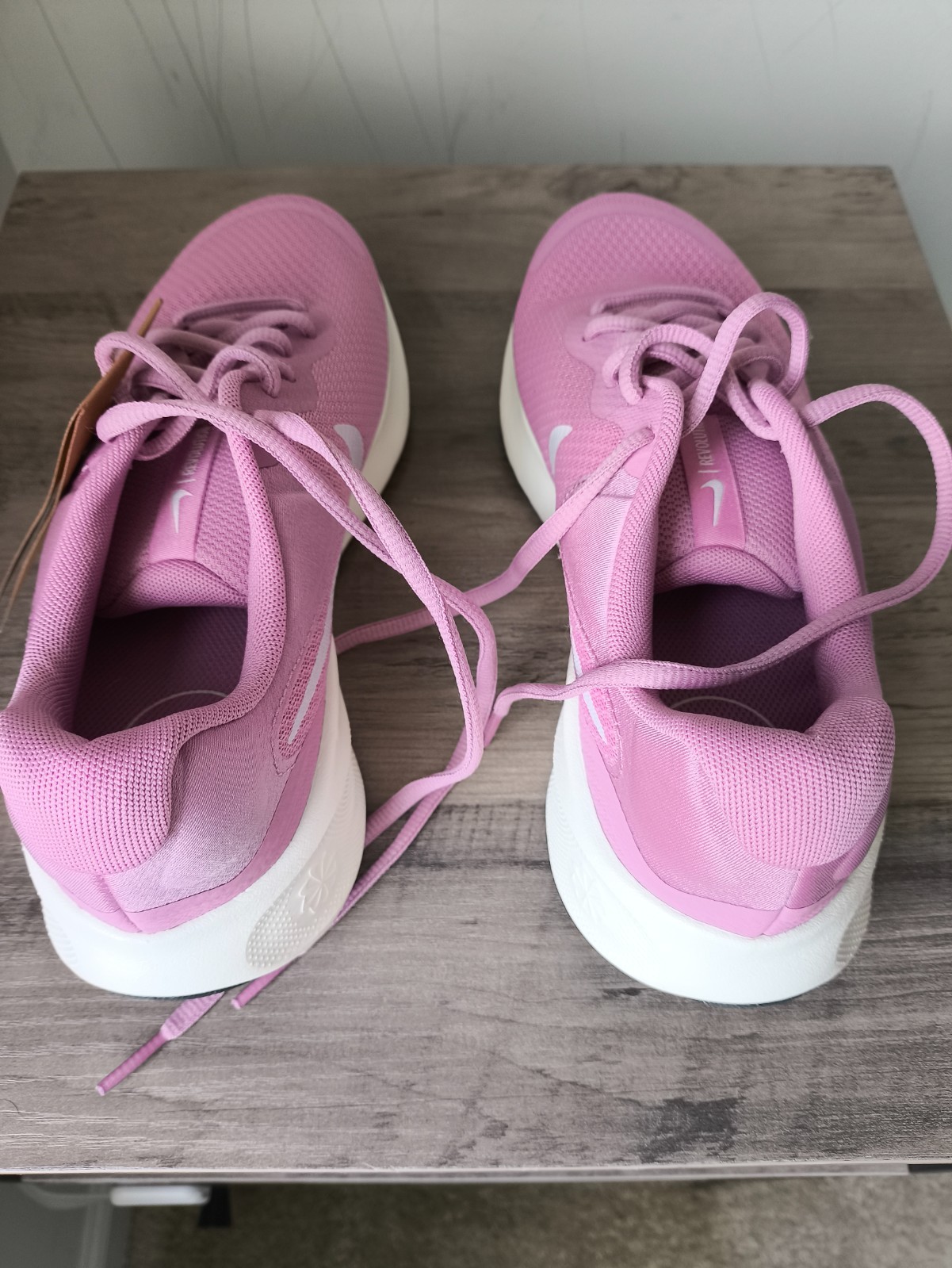 Size 8.5 – Nike Revolution 7 Elemental Pink Sail W