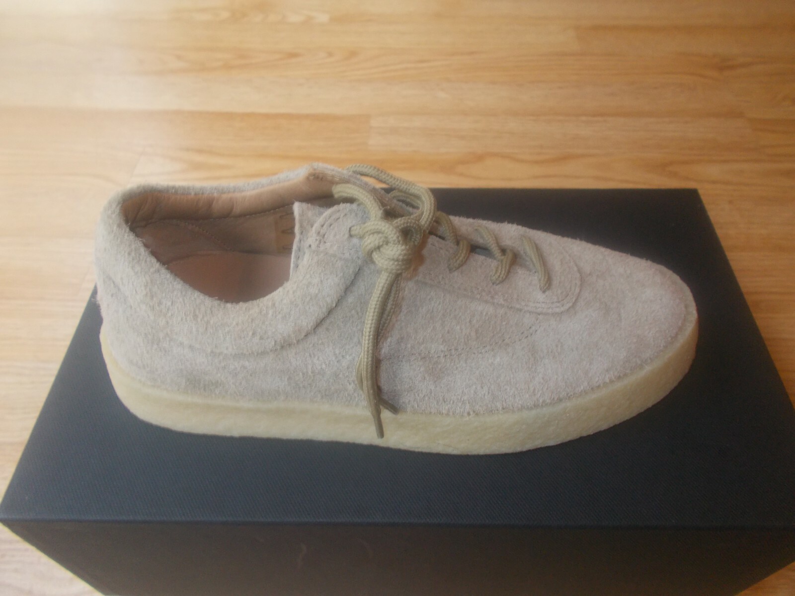 Yeezy Season 6 Thick Shaggy Suede Crepe Sneakers Low Top Taupe 38 US 8 Display
