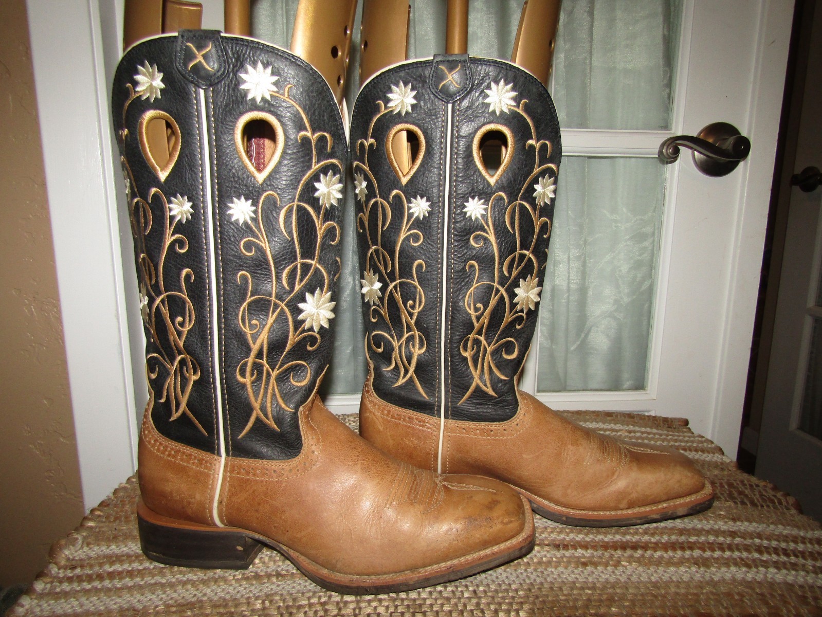 Twisted X WRS0009 Floral Stitched Cowgirl Square Toe Boots Womens size 8.5 C