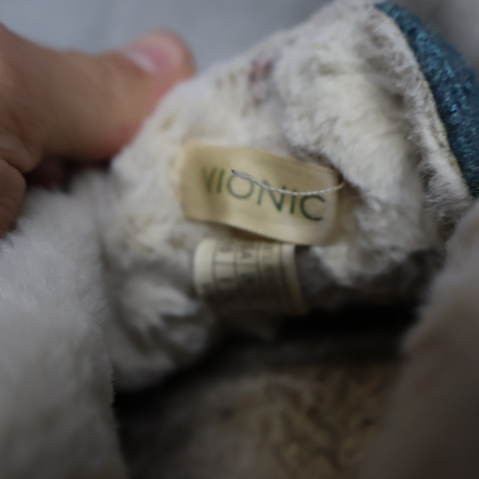 Vionic Womens 10 Slippers Blue Believe Faux Fur Trim Quilted Textile Orthopedic