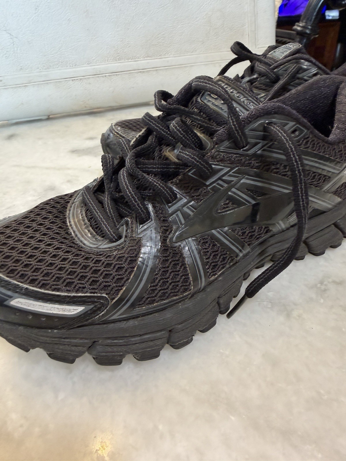 Brooks Women Adrenaline GTS 17 Size 6.5 Running Shoes