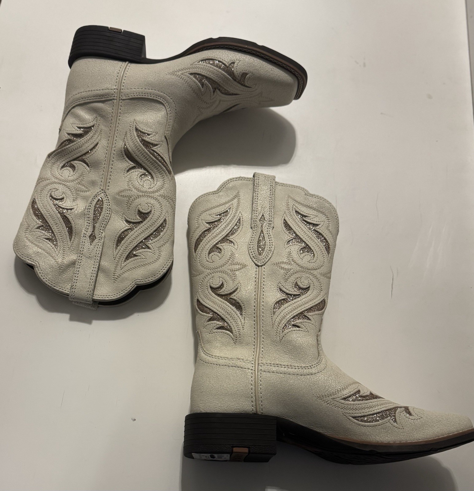 ARIAT Western Round Up Bliss in Distressed Boots New