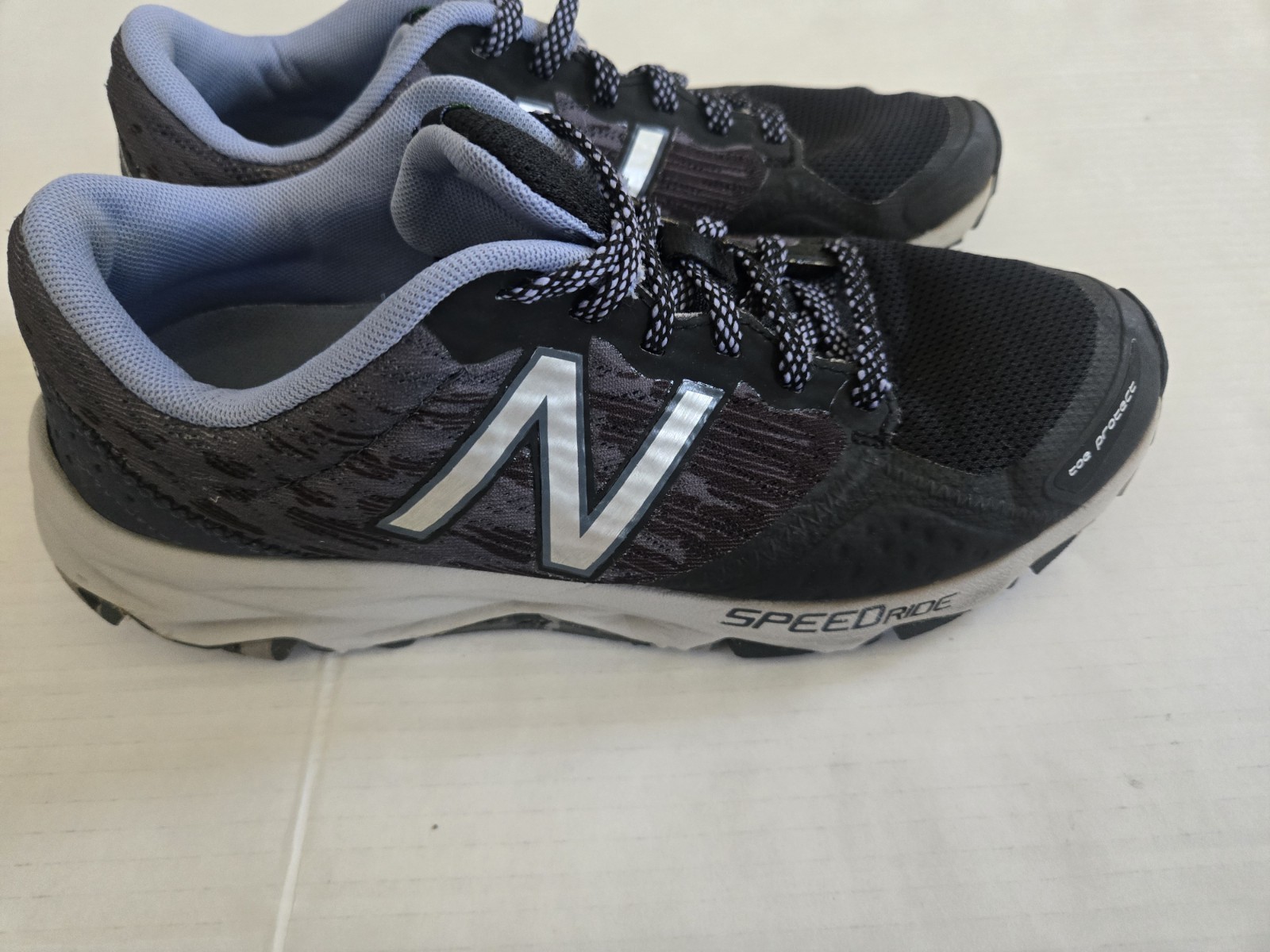NEW BALANCE TRAIL RUNNING SHOE WT690LB2 LAVENDER BLACK SIZE 8.5 WOMEN’S