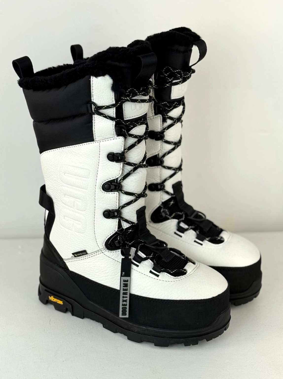 US M4, W5 – UGG SHASTA TALL EXTREME WATERPROOF Gortex Boots – White