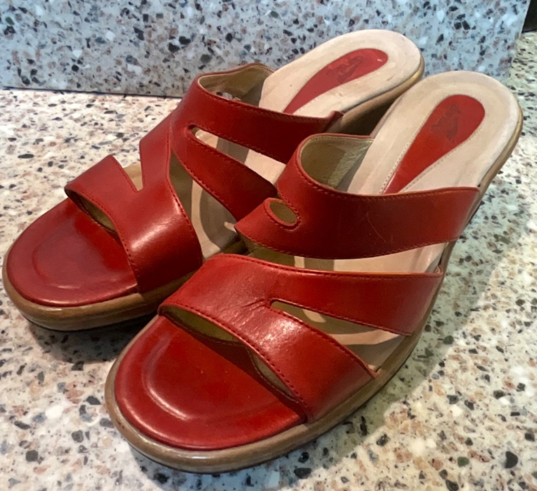DANSKO AVRIL RED LEATHER SANDALS SIZE 8.5/39 PORTUGAL SLIDES WEDGE HEEL