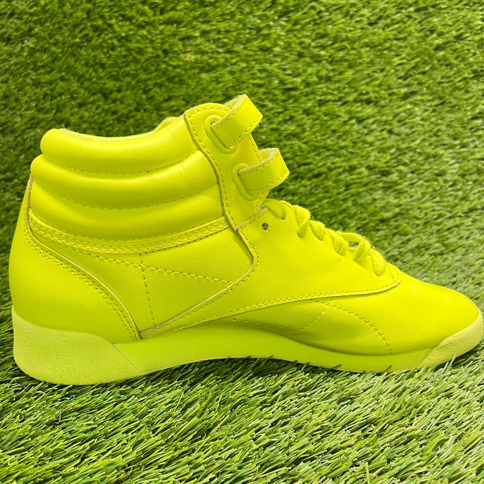 Reebok Freestyle Hi Womens Size 7.5 Neon Acid Yellow Athletic Shoes Sneakers