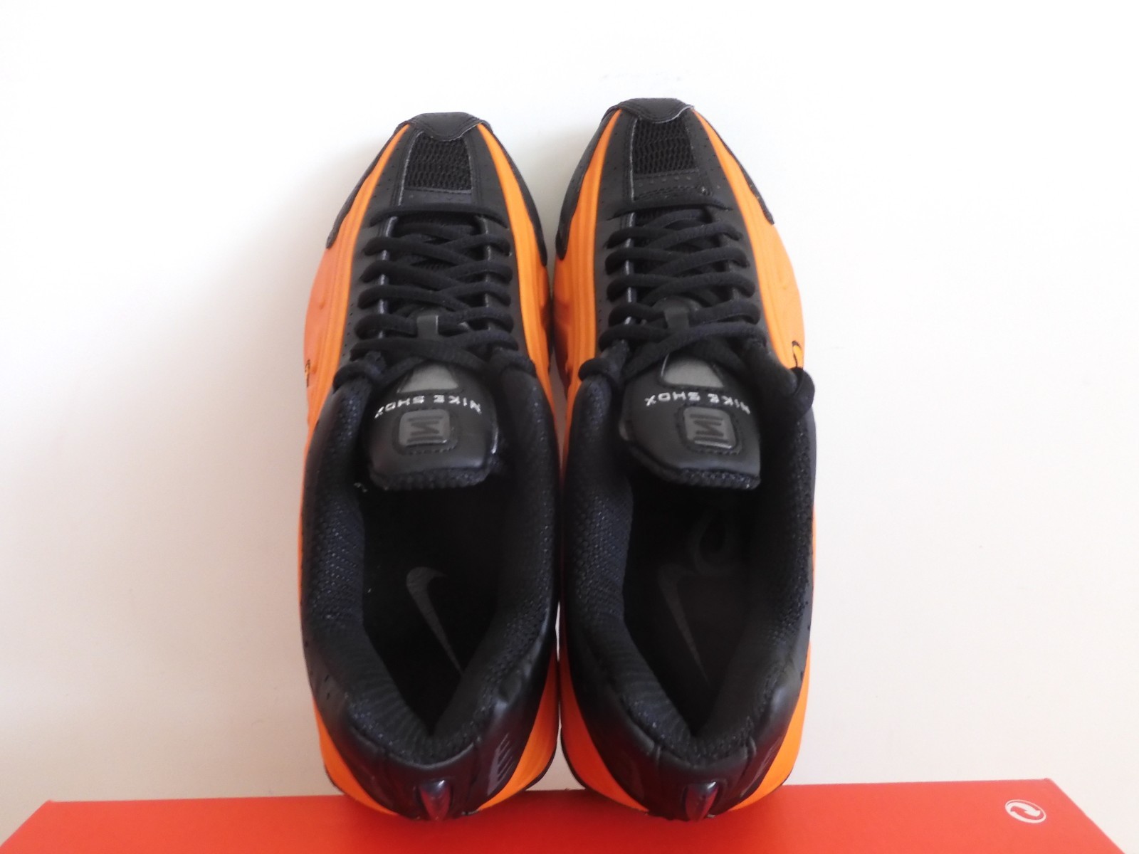 Nike Shox R4 Bright Ceramic Orange-Black Mens Sz 6.5 / Womens Sz 8 [HQ1988-800]