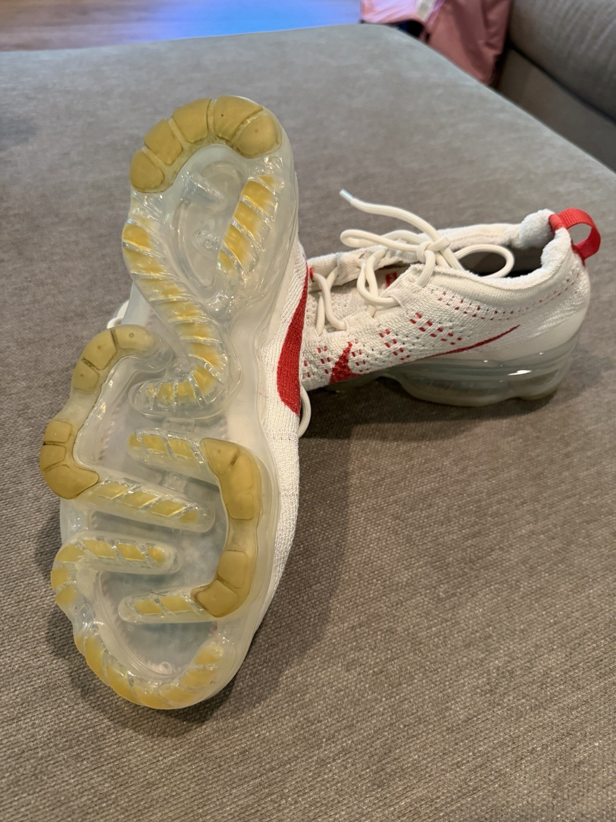 Nike Air VaporMax Women’s 8.5 Low Top Lace-Up Knit Sneakers White/Red