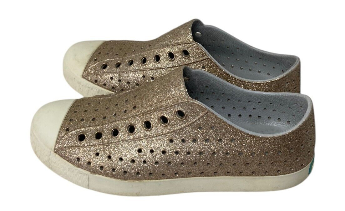 Native Slip-On Gold Glitter Shoes Size 10 Women’s Jefferson Metal Bling