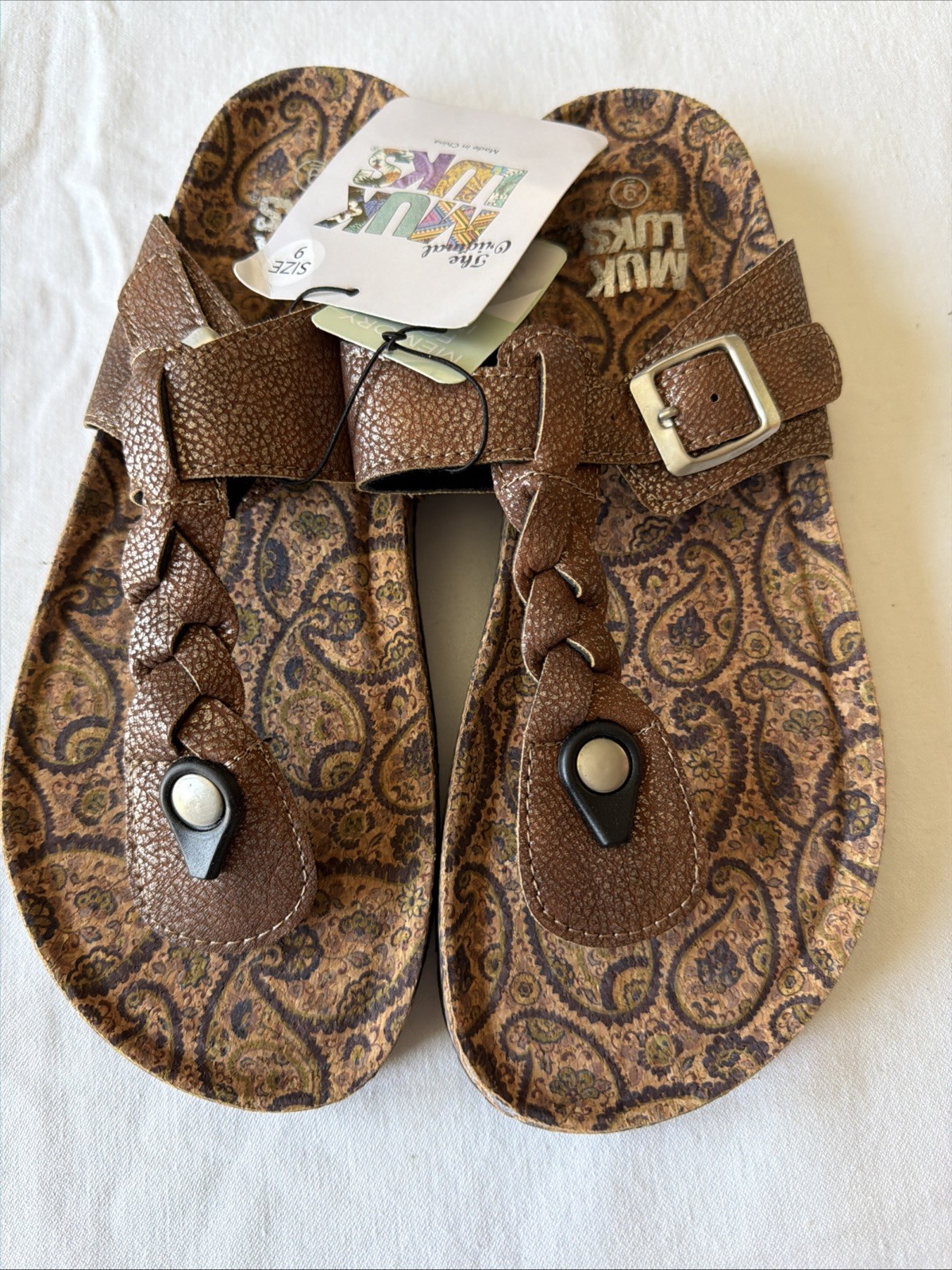 The Original Muk Luks Marsha Thong Sandals Bronze Memory Foam Footbed Size 9 NEW