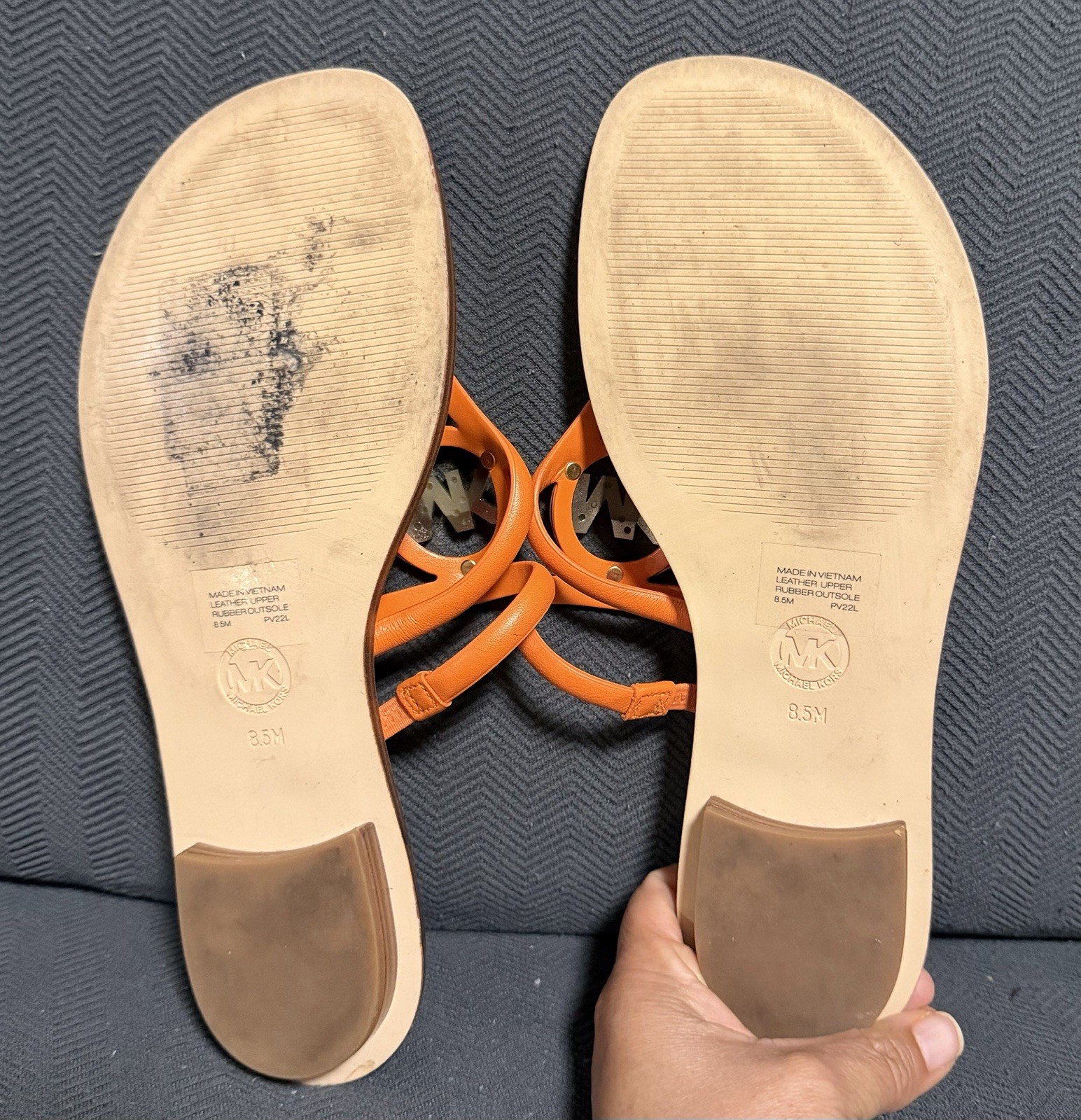 Michael Kors Hampton flat sandals in an apricot color Women’s size 8.5