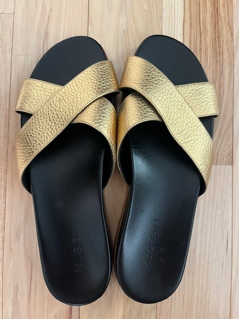 M Gemi Sandals Women’s 40 / 10 Champagne Gold Black Leather Slide Flat