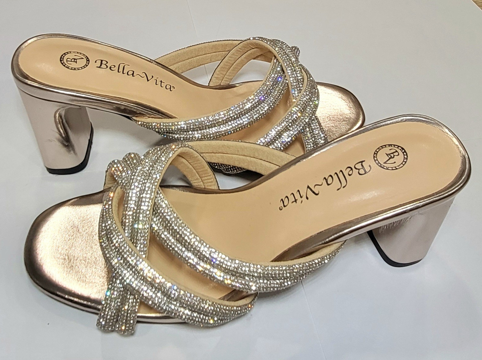 Bella-Vita Womens Silver Rhinestone Glitter Strappy Slip On Open Toe 6 M