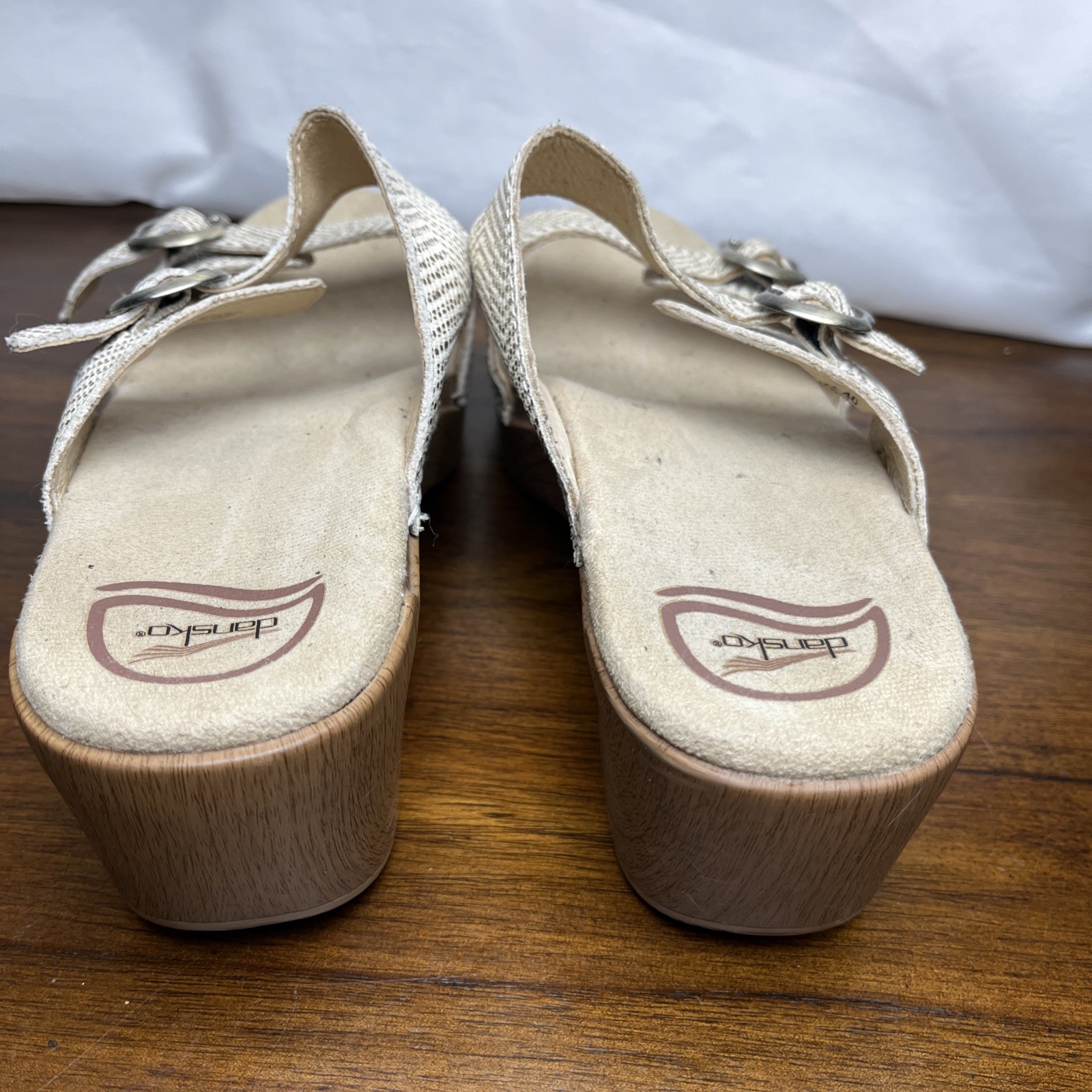 Dansko Shiny Cream Gold Sophie Buckle Two Leather Strap Sandals size 40 9.5 10