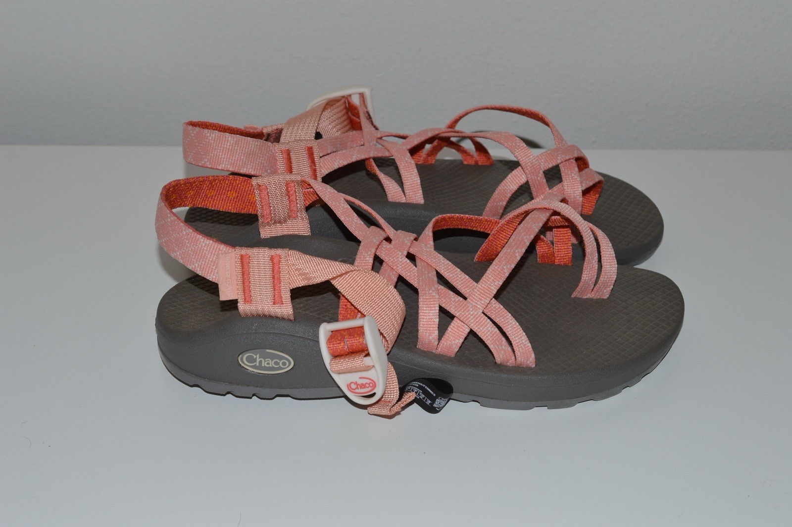 Chaco Sandals Womens 8 Z/Cloud X2 Strappy Orange Buckle Casual Toe-Loop J107228