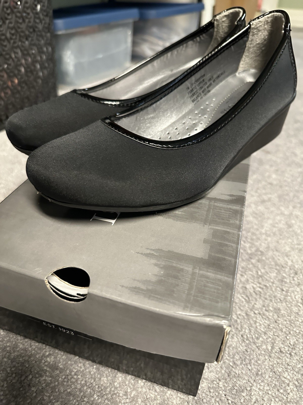 London Fog Women’s Size 7 Black Wedge Pumps Patent Trim Slip-On Round Toe
