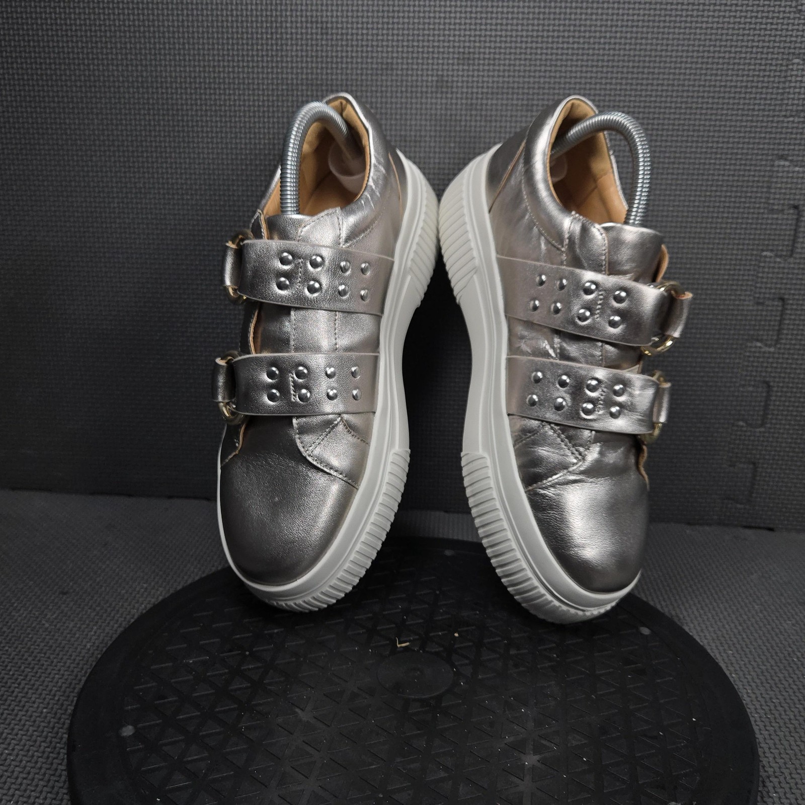 J/Slides NYC Shoes Womens Size 9 Silver Leather Platform Low Top Sneakers Buckle