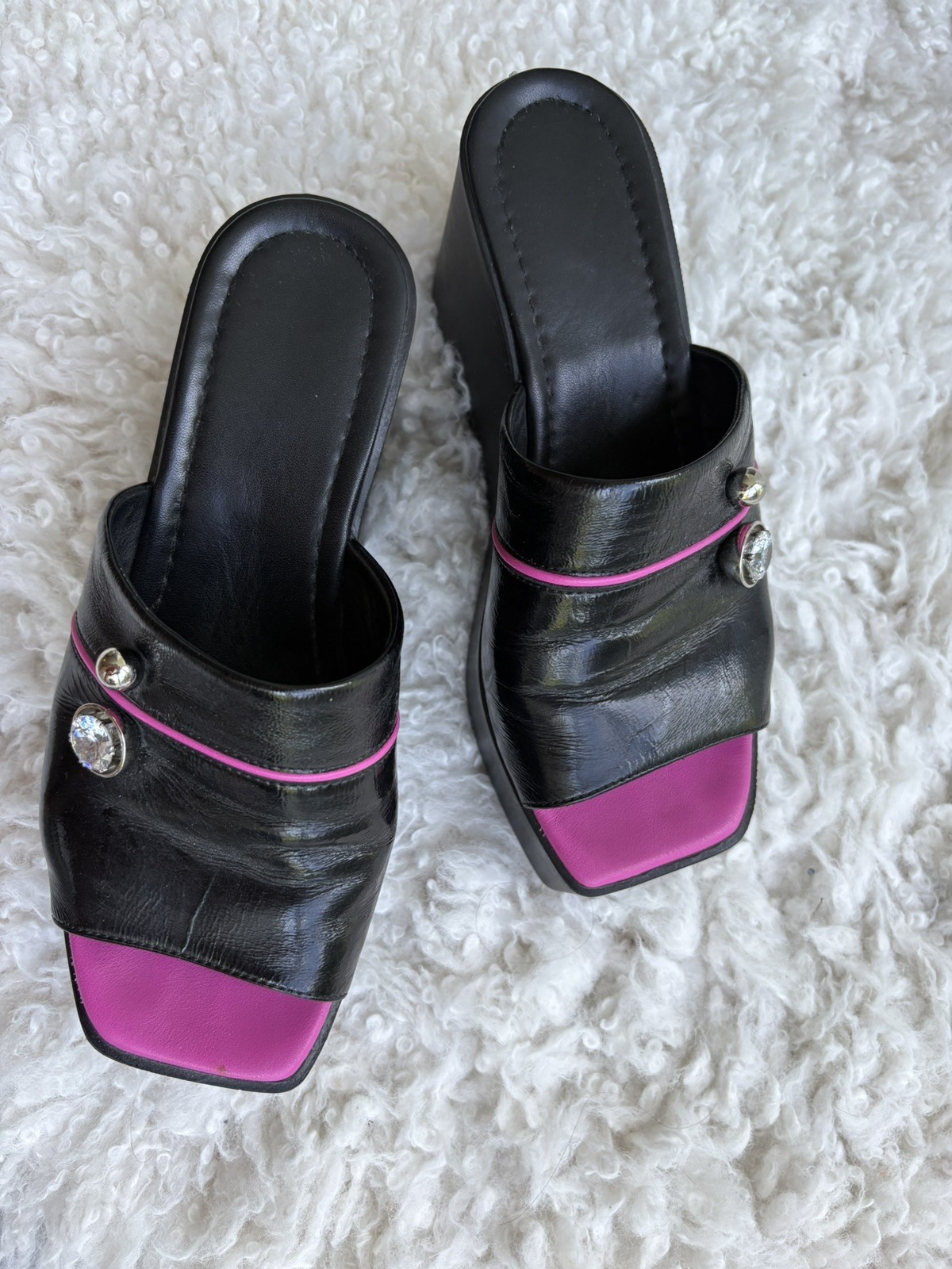 Beautiful Designer Pure Leather Sandals European Made Size 8 black