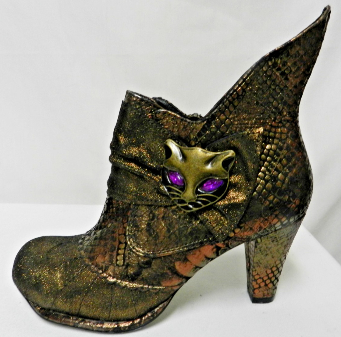 Irregular Choice Bootie Boots Size Sz 38 7 MIAOW Cat Brooch Ankle Zip heeled