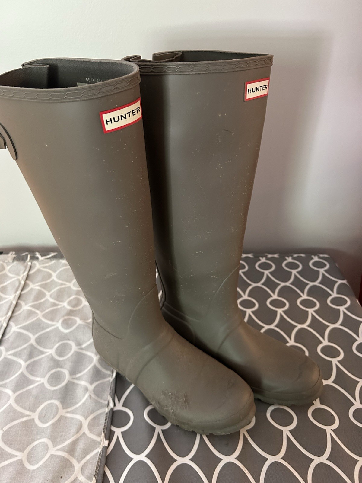 Hunter Women’s Beige Waterproof Knee High Rubber Rain Boots Buckle Strap 8