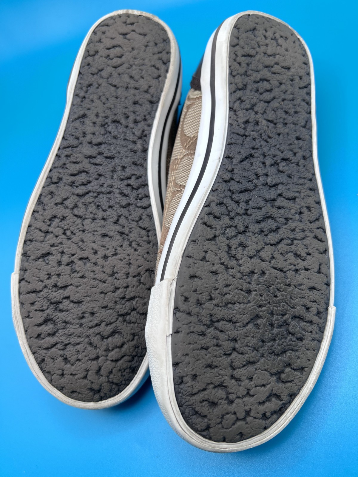 Coach Francesca Women’s Signature C Canvas Sneakers – Size 7B
