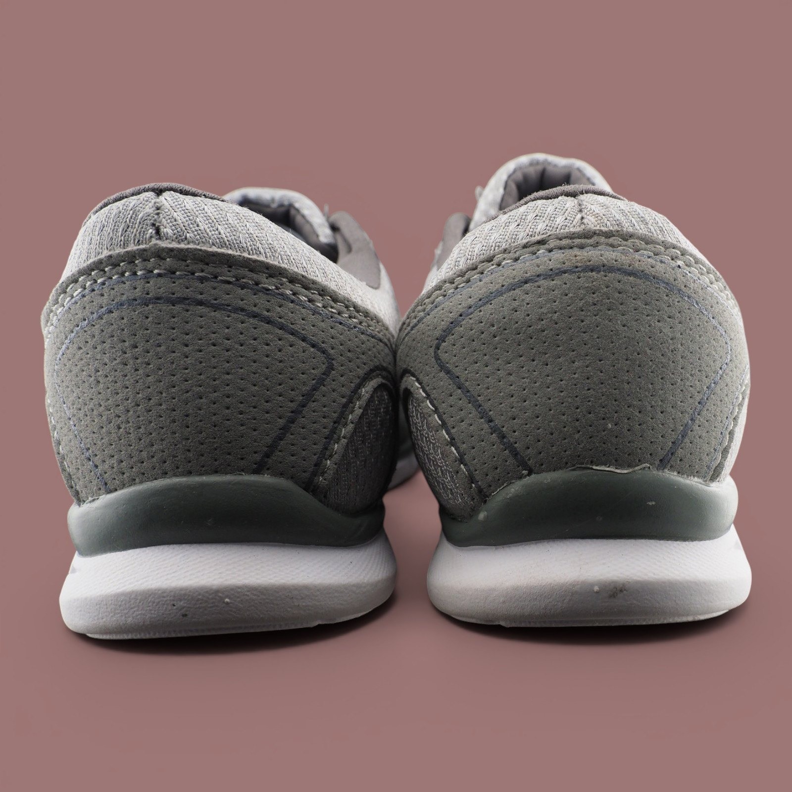 Danskin Now Womens Memory Foam Walking Shoes Gray Athletic Sneakers Size 6