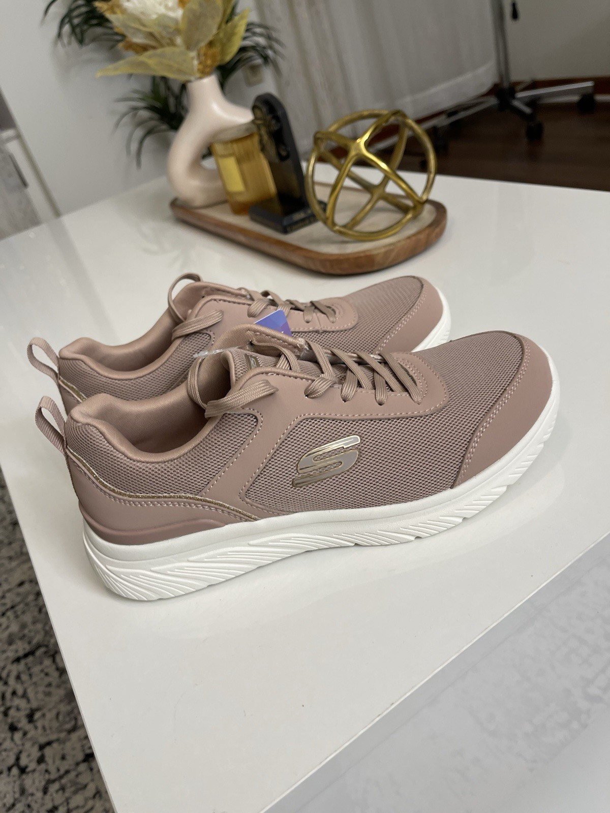 SKECHERS Arch Fit Low Top Lace-Up Sneakers Beige White Memory Foam